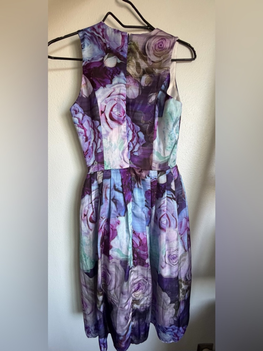 ASOS Soft Floral Semi Formal Size 0 - Picture 3 of 12